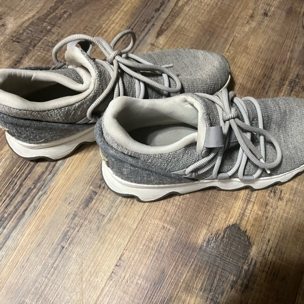 Sorel Kinetic sneakers gray 7.5